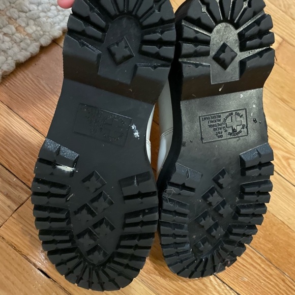 Dr. Martens 2976 SMOOTH LEATHER PLATFORM
CHELSEA BOOTS - Picture 8 of 9